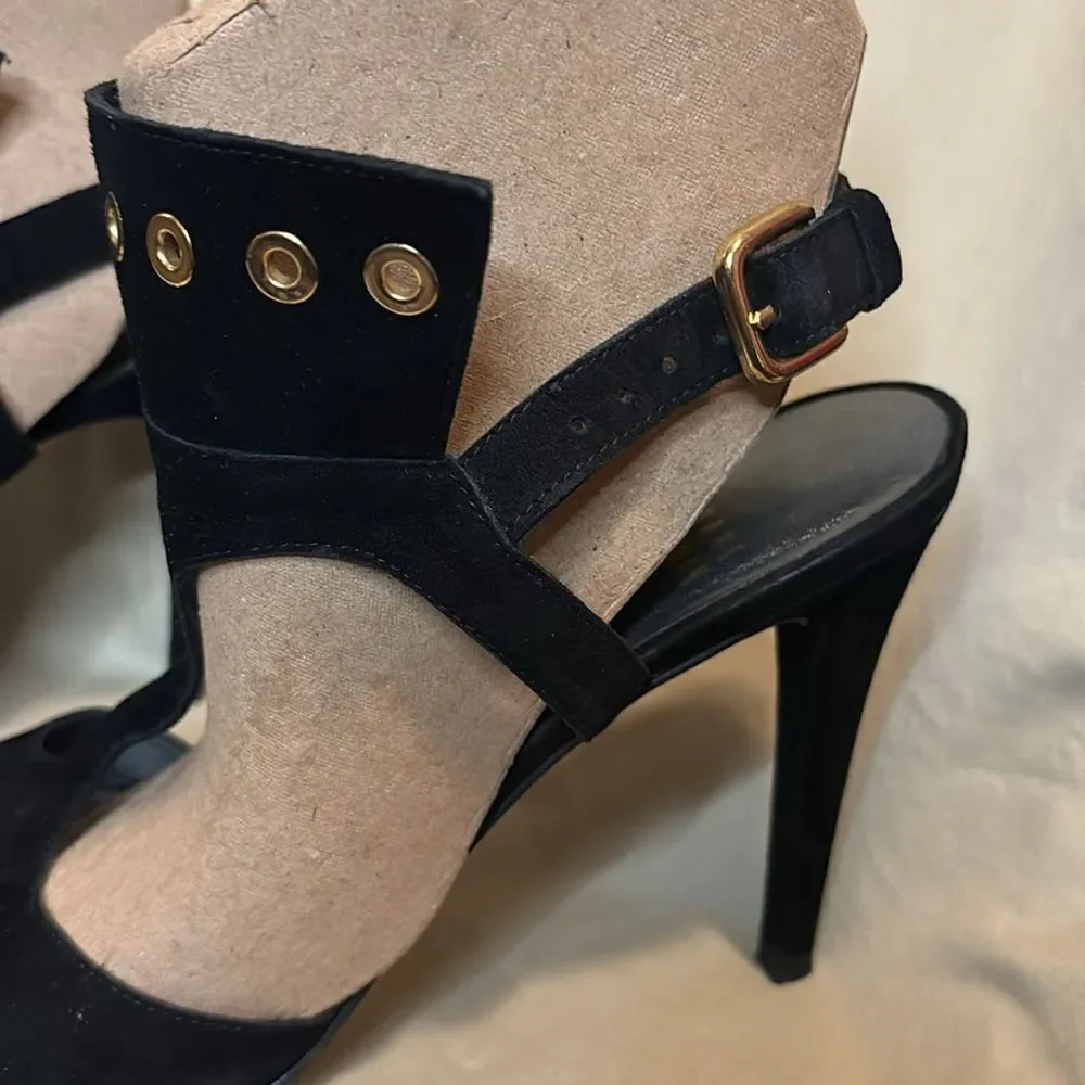 STUART WEITZMAN Cuffy T-Strap Grommet-Detail Heels
